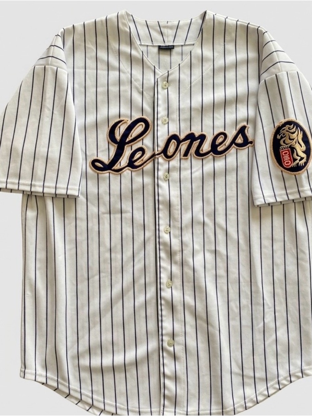 Leones Men’s White Pinstripe Baseball Jersey